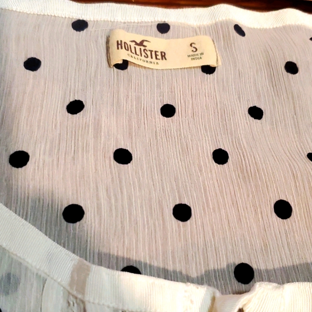 HOLLISTER - Picture 3 of 6